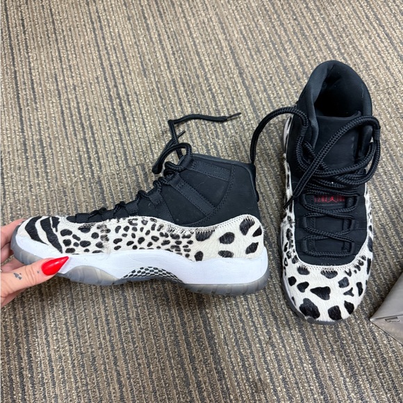 Jordan Black and White Athletic Shoes - Picture 2 of 5